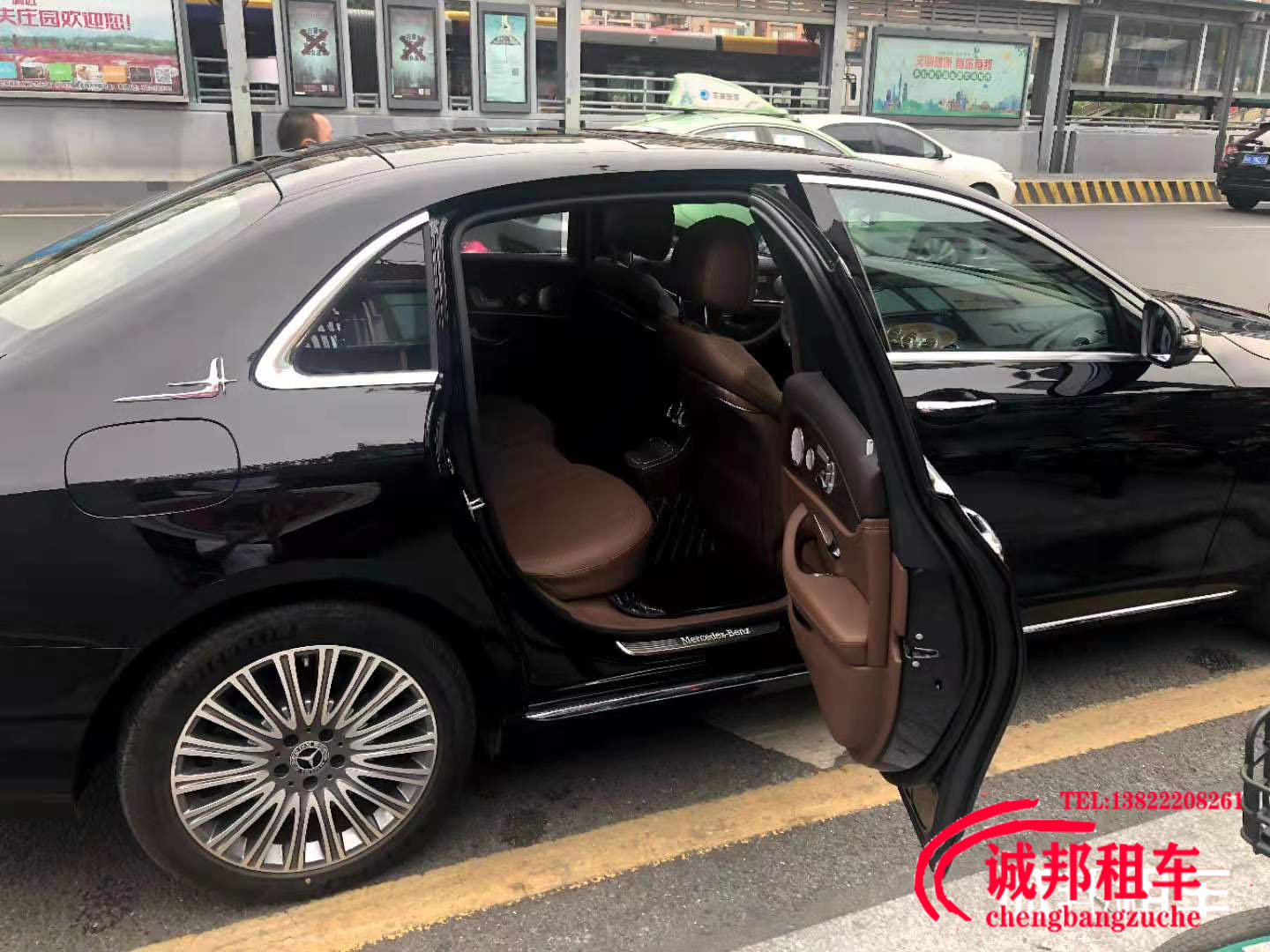 奔馳E300內(nèi)飾